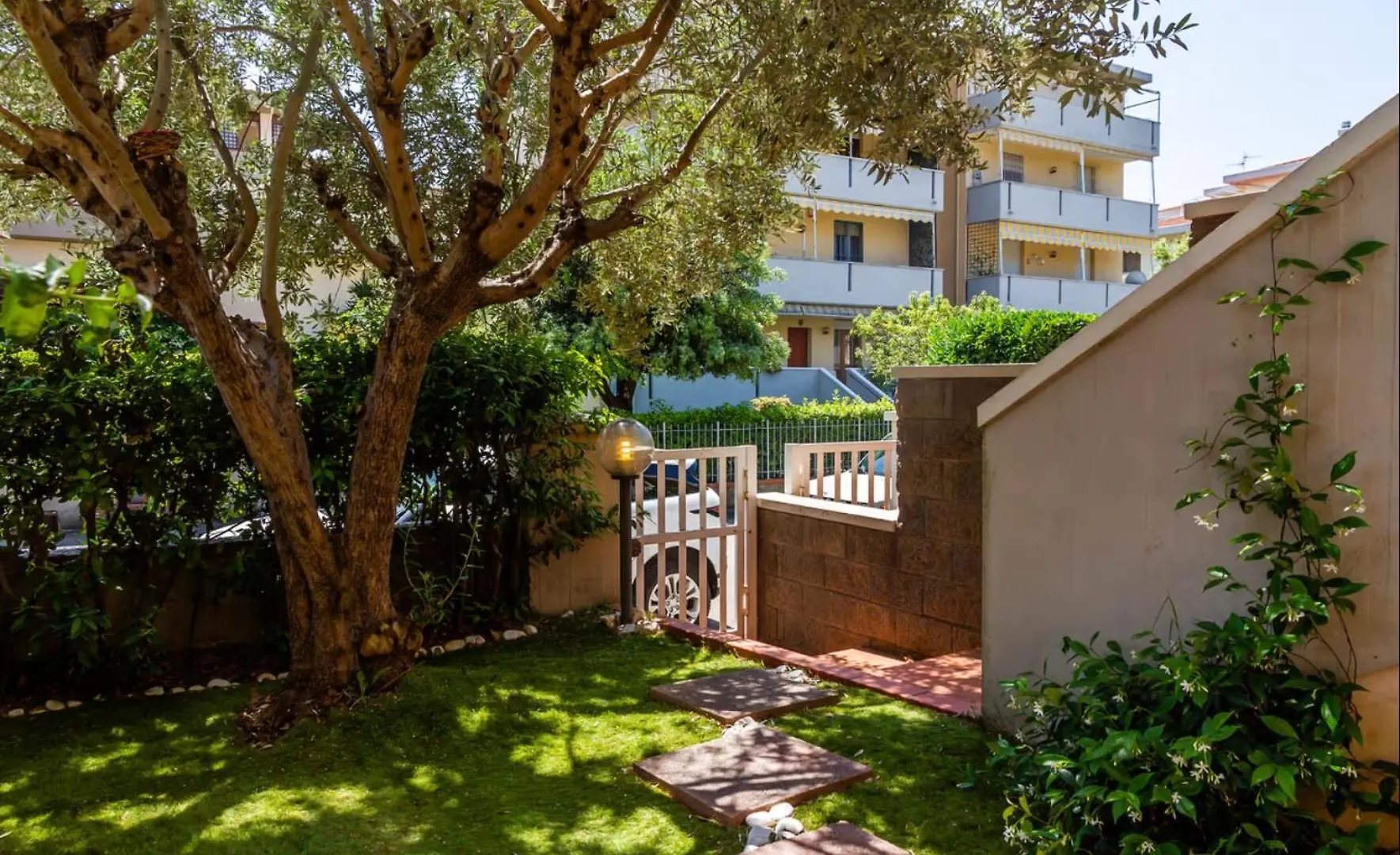 'Sulle Note Del Mare' Villa Follonica 0*,  Italy